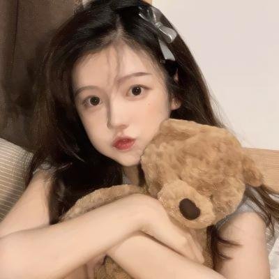 储物柜女孩
